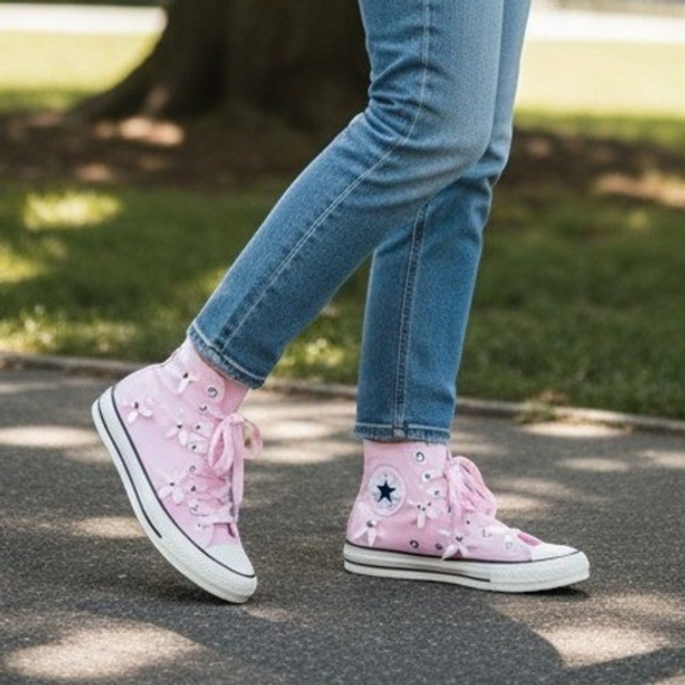 Converse Chuck Taylor High Top Womens 8.5‎ Pink New Bow Studded A14444C Sneaker